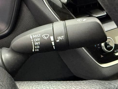 Used 2021 Toyota Corolla LE FWD image 13