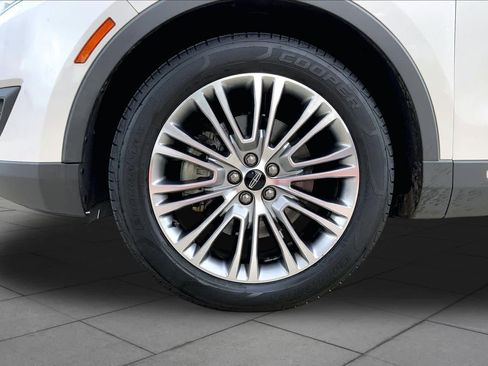 Used 2018 Lincoln MKX Reserve w/ Driver Assistance Package FWD image 10