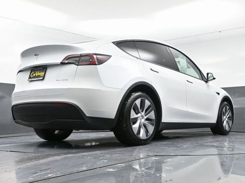 Used 2023 Tesla Model Y Long Range image 57