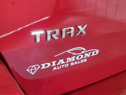 Used 2019 Chevrolet Trax LT w/ LT Convenience Package FWD image 6