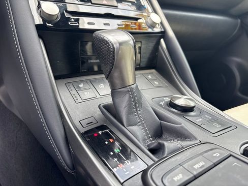 Used 2022 Lexus IS 350 F Sport RWD image 21