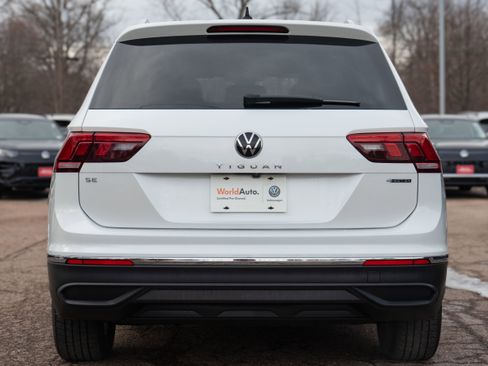 Certified 2023 Volkswagen Tiguan SE w/ Panoramic Sunroof Package image 5