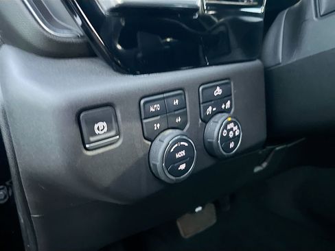 Used 2025 Chevrolet Silverado 1500 LT Trail Boss w/ Convenience Package II AWD/4WD image 10