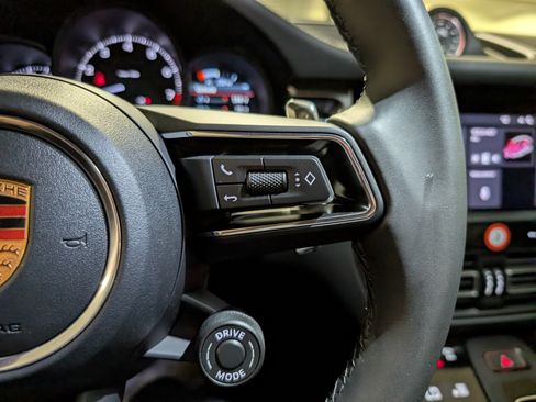 Certified 2026 Porsche Macan AWD/4WD image 24