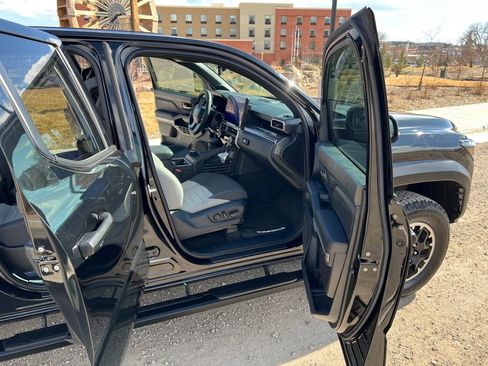 Used 2025 Toyota Tacoma TRD Off-Road w/ TRD Off Road Upgrade Package image 9