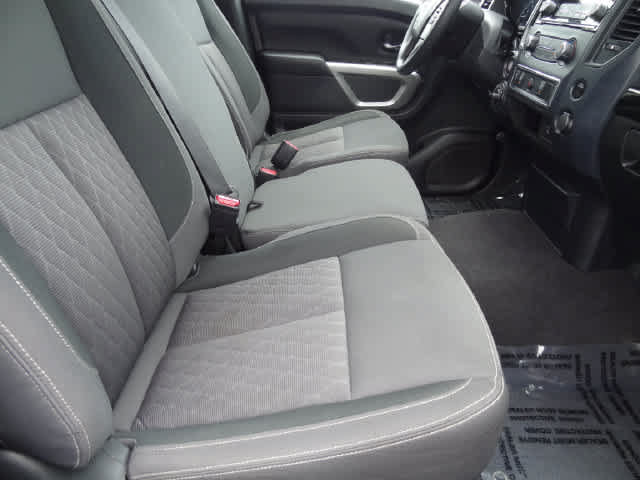 Used 2023 Nissan Titan SV AWD/4WD image 7