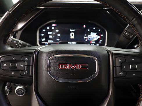 Used 2024 GMC Sierra 2500 AT4 w/ AT4 Premium Plus Package AWD/4WD image 13