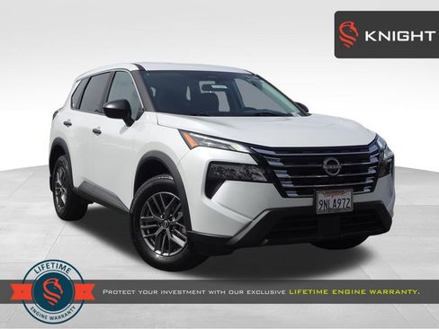 Used 2024 Nissan Rogue S image 1