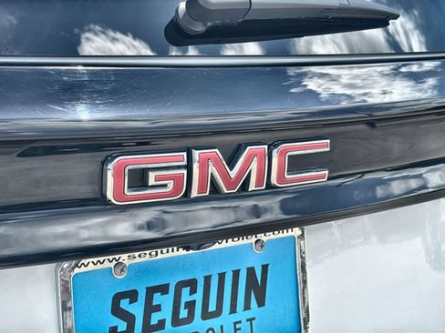 Certified 2026 GMC Acadia Elevation w/ Elevation Premium Package FWD image 30