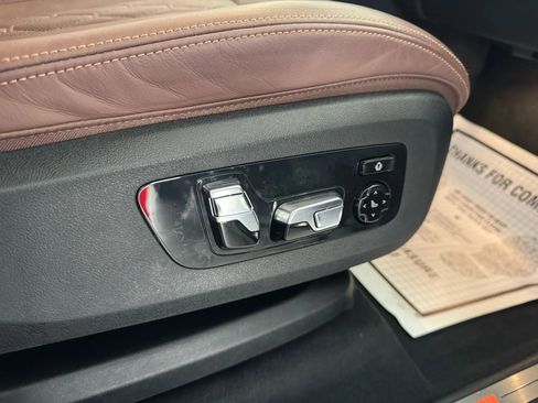 Used 2023 BMW X7 xDrive40i w/ Premium Package image 16