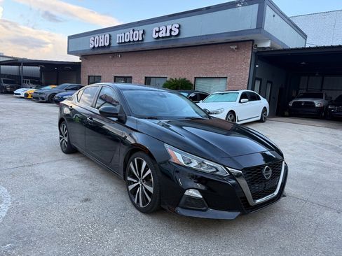 Used 2020 Nissan Altima 2.5 SR FWD image 3