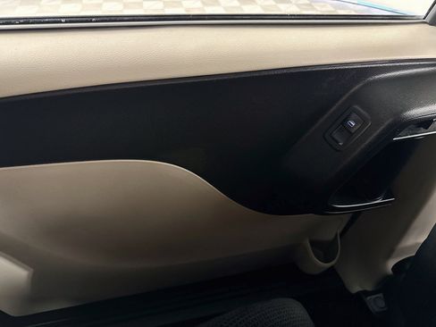 Used 2018 Dodge Grand Caravan SE w/ UConnect Hands-Free Group FWD image 23