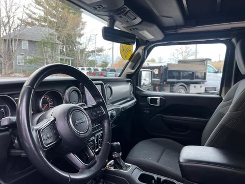 Used 2022 Jeep Wrangler Unlimited Willys image 14