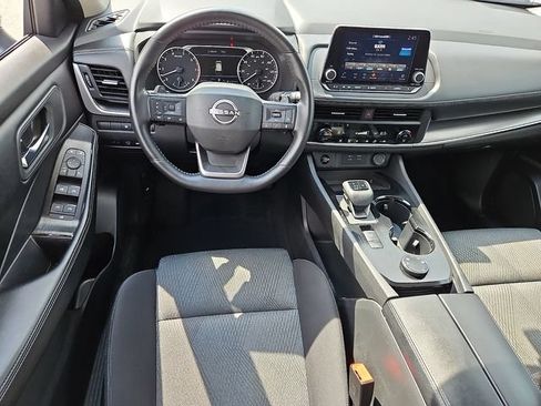Used 2025 Nissan Rogue SV AWD/4WD image 13