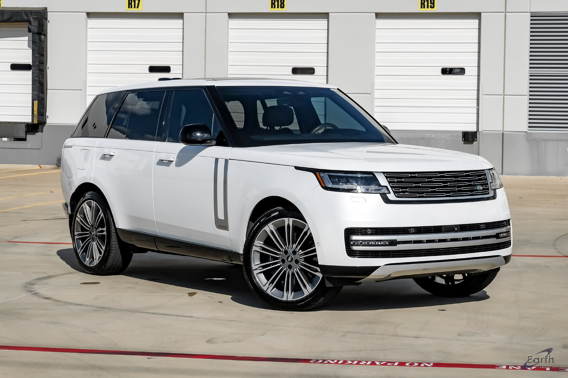 Used 2025 Land Rover Range Rover Autobiography AWD/4WD image 17