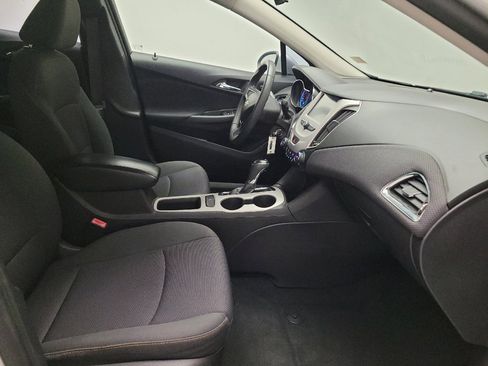 Used 2017 Chevrolet Cruze LS FWD image 21