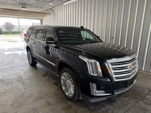 Used 2016 Cadillac Escalade ESV Platinum AWD/4WD image 4