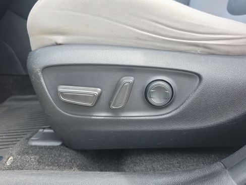Used 2020 Toyota RAV4 XLE FWD image 16
