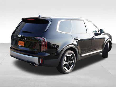 Certified 2024 Kia Telluride EX w/ EX Captain's Chair Package AWD/4WD image 5