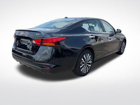 Used 2024 Nissan Altima 2.5 SV FWD image 5
