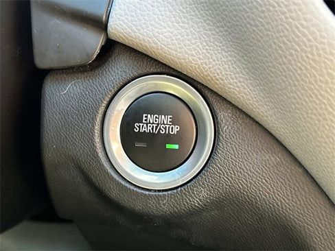 Used 2023 Chevrolet Equinox LT image 36