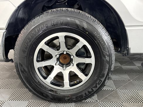 Used 2013 Ford F150 XLT w/ Mid Equipment Group image 34