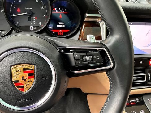 Used 2023 Porsche Macan AWD/4WD image 24