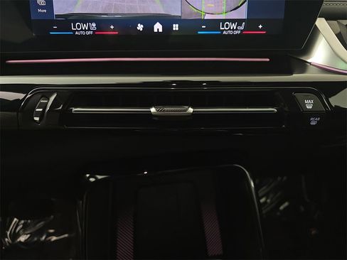 Used 2025 BMW X1 xDrive28i w/ Technology Package image 26