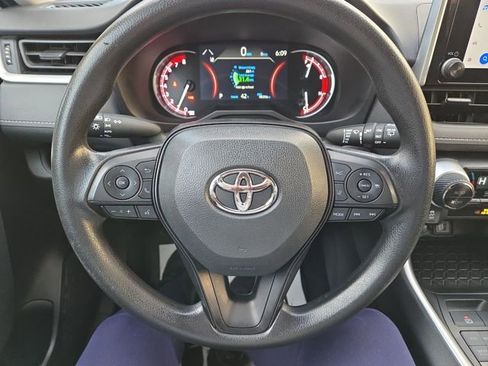Used 2023 Toyota RAV4 XLE image 19