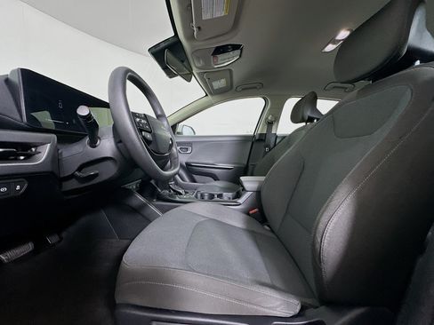 Used 2025 Kia K4 FWD image 13