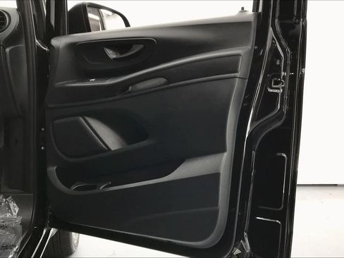 Used 2019 Mercedes-Benz Metris Passenger image 28