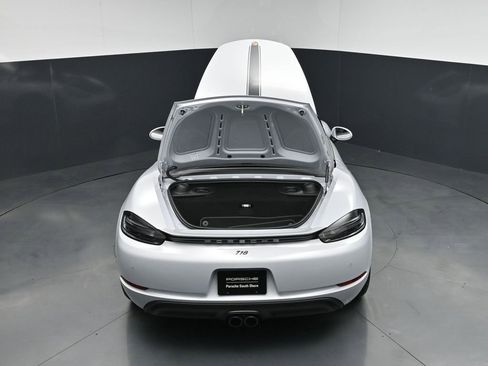 Used 2024 Porsche 718 Boxster RWD image 32