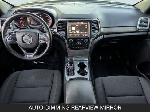 Used 2018 Jeep Grand Cherokee Laredo image 13