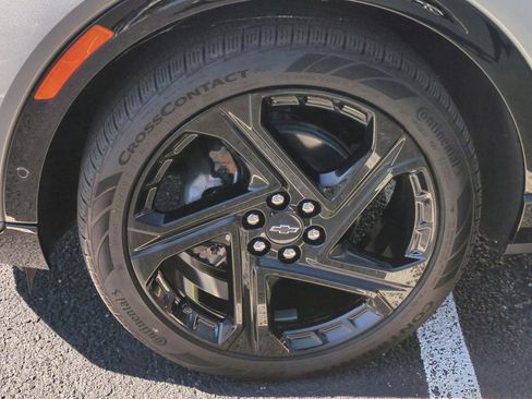 Certified 2024 Chevrolet Equinox EV RS image 32