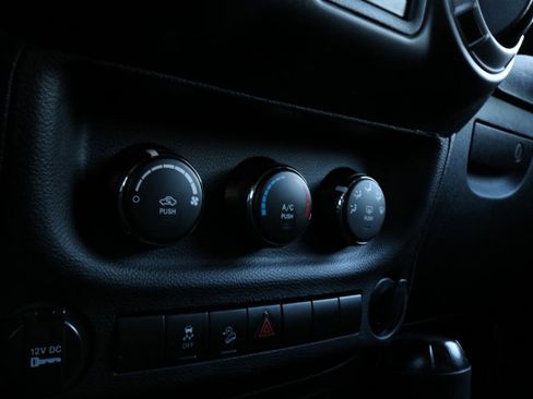 Used 2013 Jeep Wrangler Unlimited Sport image 25