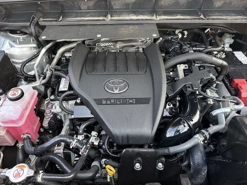 Used 2023 Toyota Highlander LE FWD image 35