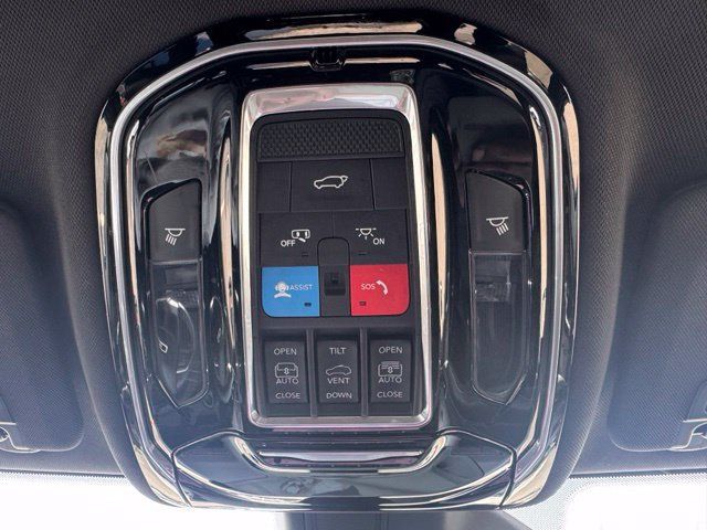 Used 2023 Jeep Grand Cherokee Overland w/ Luxury Tech Group IV AWD/4WD image 20