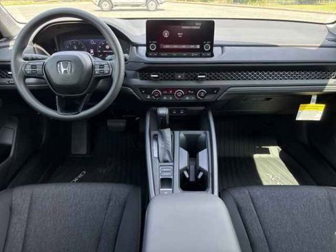 Certified 2025 Honda Accord SE image 2