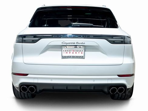 Used 2021 Porsche Cayenne Turbo image 9