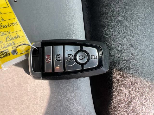 Used 2022 Ford Explorer XLT w/ Equipment Group 202A AWD/4WD image 39