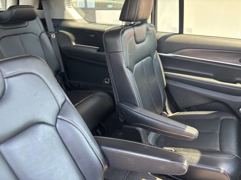 Used 2021 Jeep Grand Cherokee L Limited AWD/4WD image 25