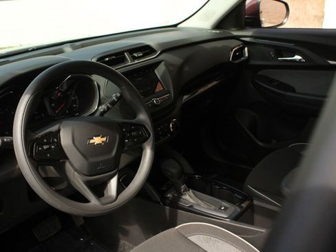 Used 2023 Chevrolet TrailBlazer LT FWD image 12