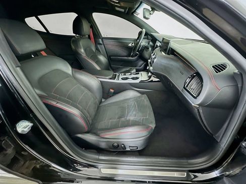 Used 2023 Kia Stinger GT2 RWD image 7