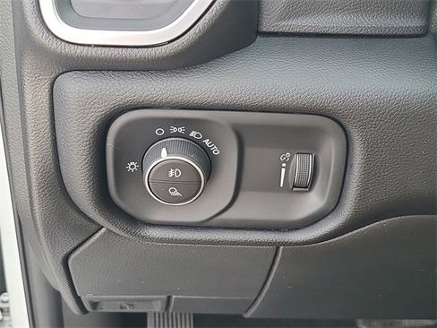 Used 2024 RAM 2500 Big Horn image 25