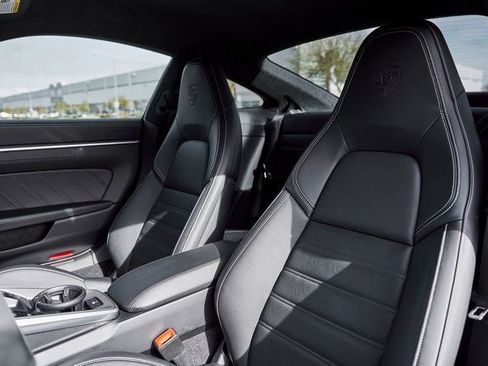 Used 2024 Porsche 911 Turbo image 40