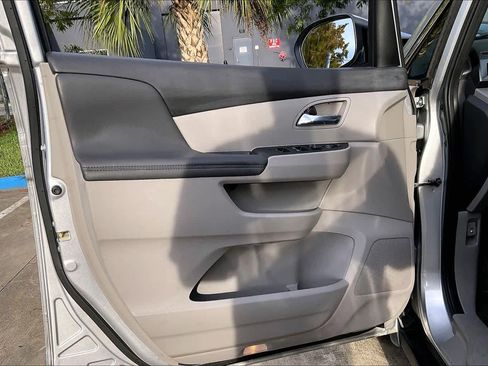 Used 2015 Honda Odyssey EX-L image 18