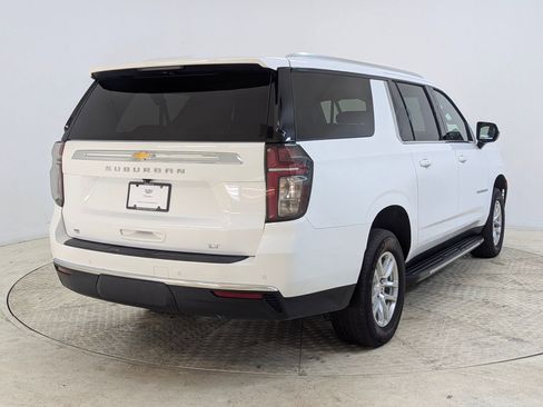 Used 2024 Chevrolet Suburban LT image 9