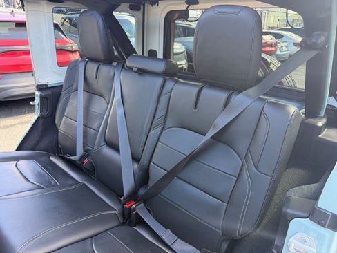 Used 2023 Jeep Wrangler Unlimited Sahara AWD/4WD image 43