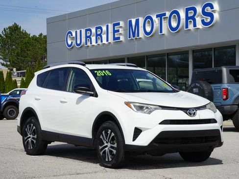Used 2016 Toyota RAV4 LE image 1