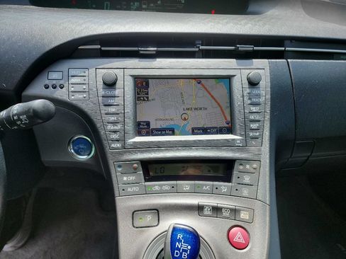 Used 2014 Toyota Prius Four w/ Solar Roof Package FWD image 19